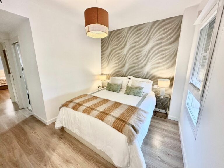 b1e2ebc842147464db9c4b0a4e736de4 - 13