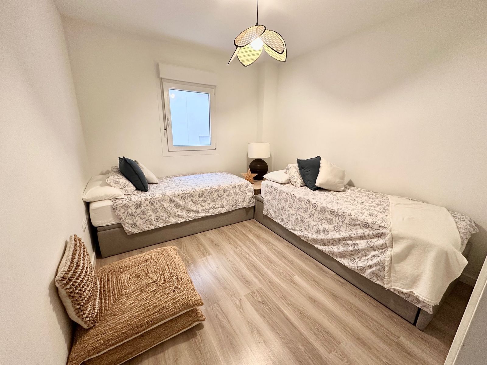 b1e2ebc842147464db9c4b0a4e736de4 - 14