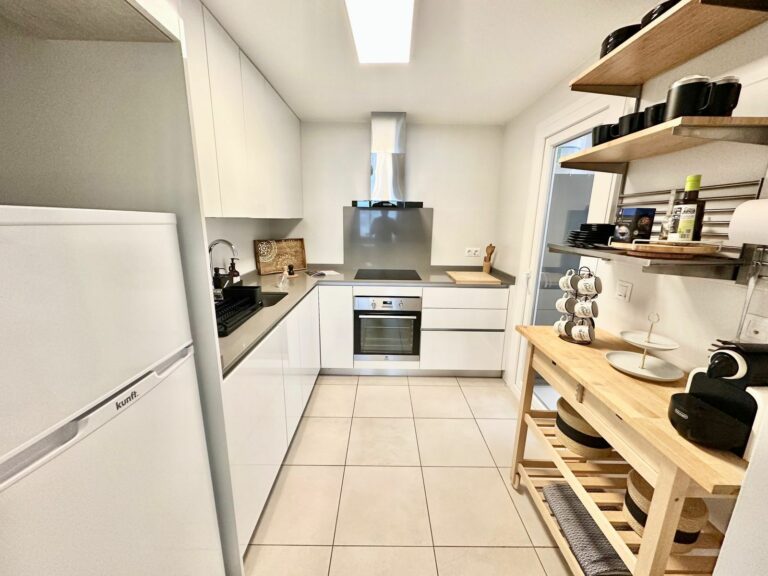 b1e2ebc842147464db9c4b0a4e736de4 - 9