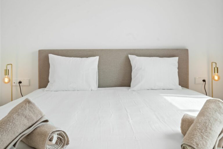 b2f5d57fe8e64838327f2bb47f2965a7 - 14