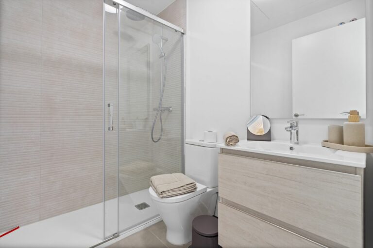 b2f5d57fe8e64838327f2bb47f2965a7 - 5