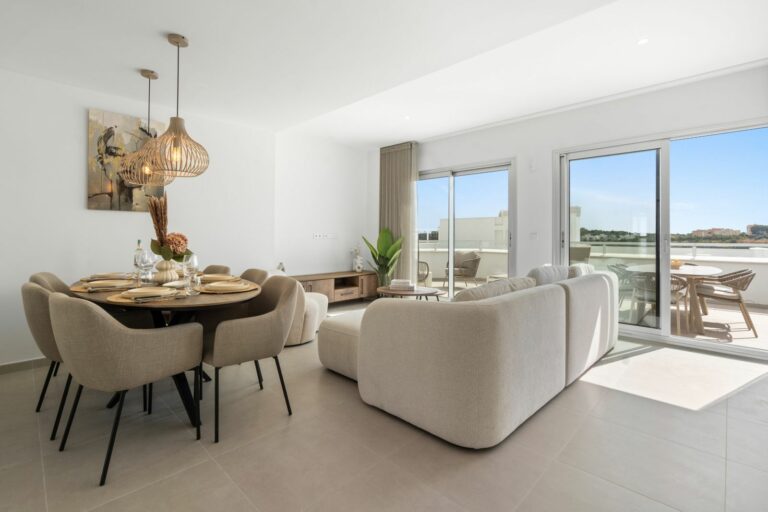 b2f5d57fe8e64838327f2bb47f2965a7 - 9