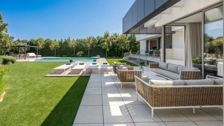 b4da01b744d7965f27aa40f8a6a7a731 - 12