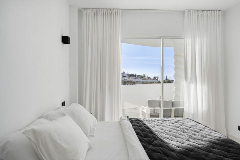 b8f24c73e12ba49e6c3480c30a8eee12 - 12