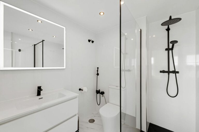 b8f24c73e12ba49e6c3480c30a8eee12 - 14