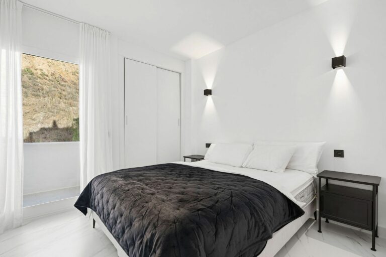 b8f24c73e12ba49e6c3480c30a8eee12 - 15