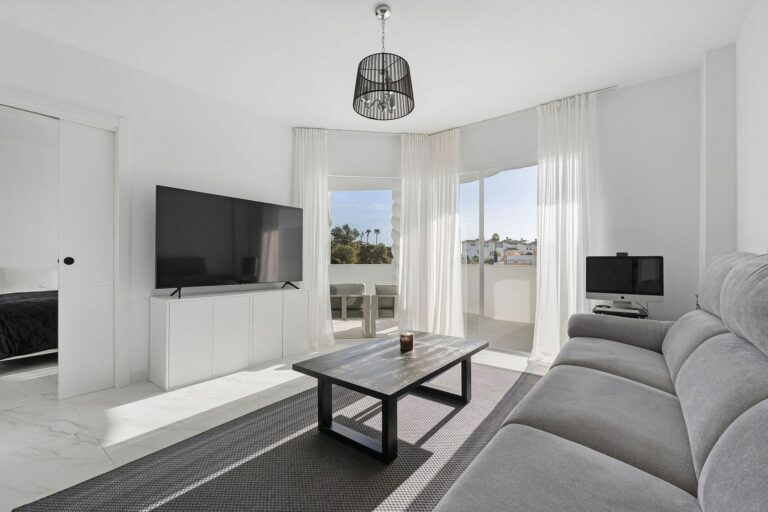 b8f24c73e12ba49e6c3480c30a8eee12 - 4