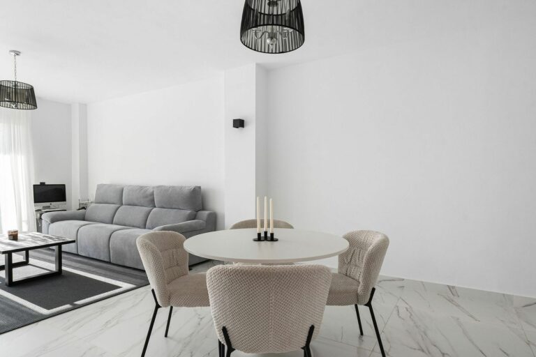 b8f24c73e12ba49e6c3480c30a8eee12 - 7