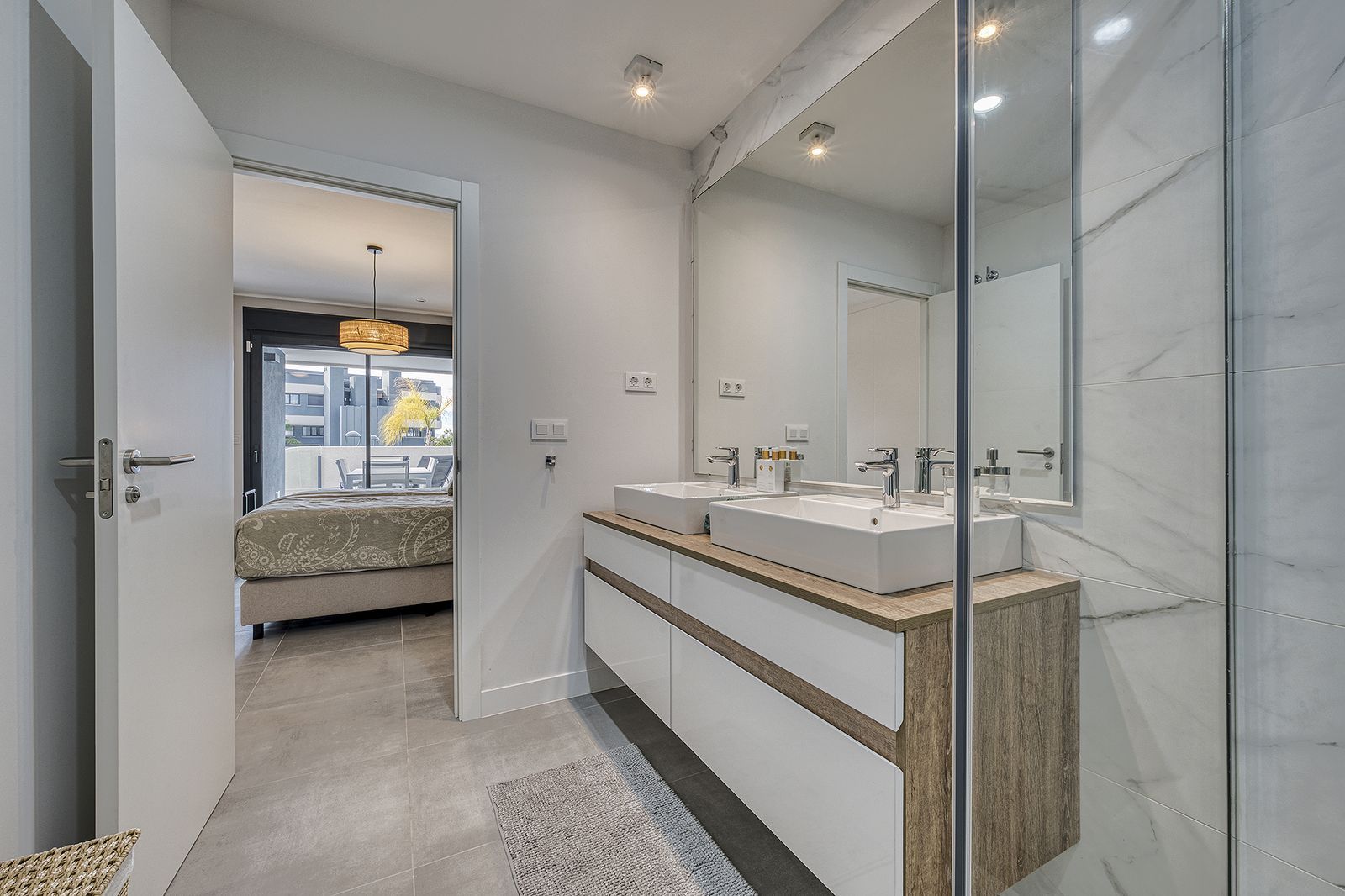 ba5f0eeb40ebe52de5ae513284c9f65c - 16