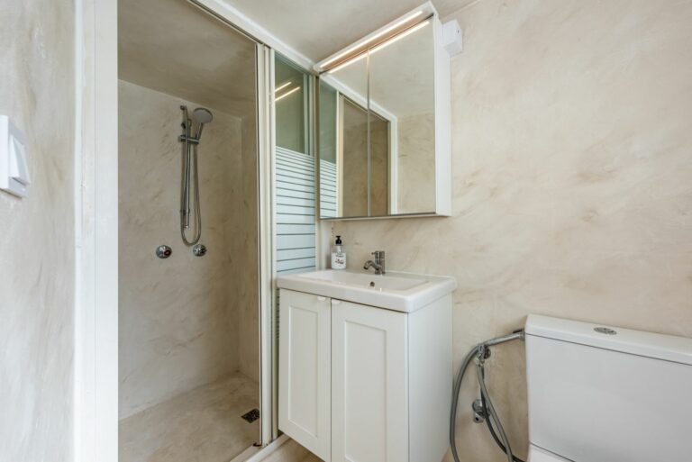 bb11480addc8aaea94ee4e3958780a57 - 8