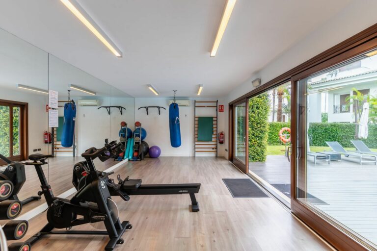 c11b4de962251cdf071495446cde035e - 12