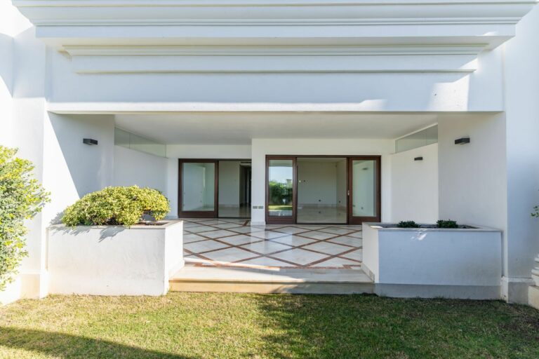 c11b4de962251cdf071495446cde035e - 16