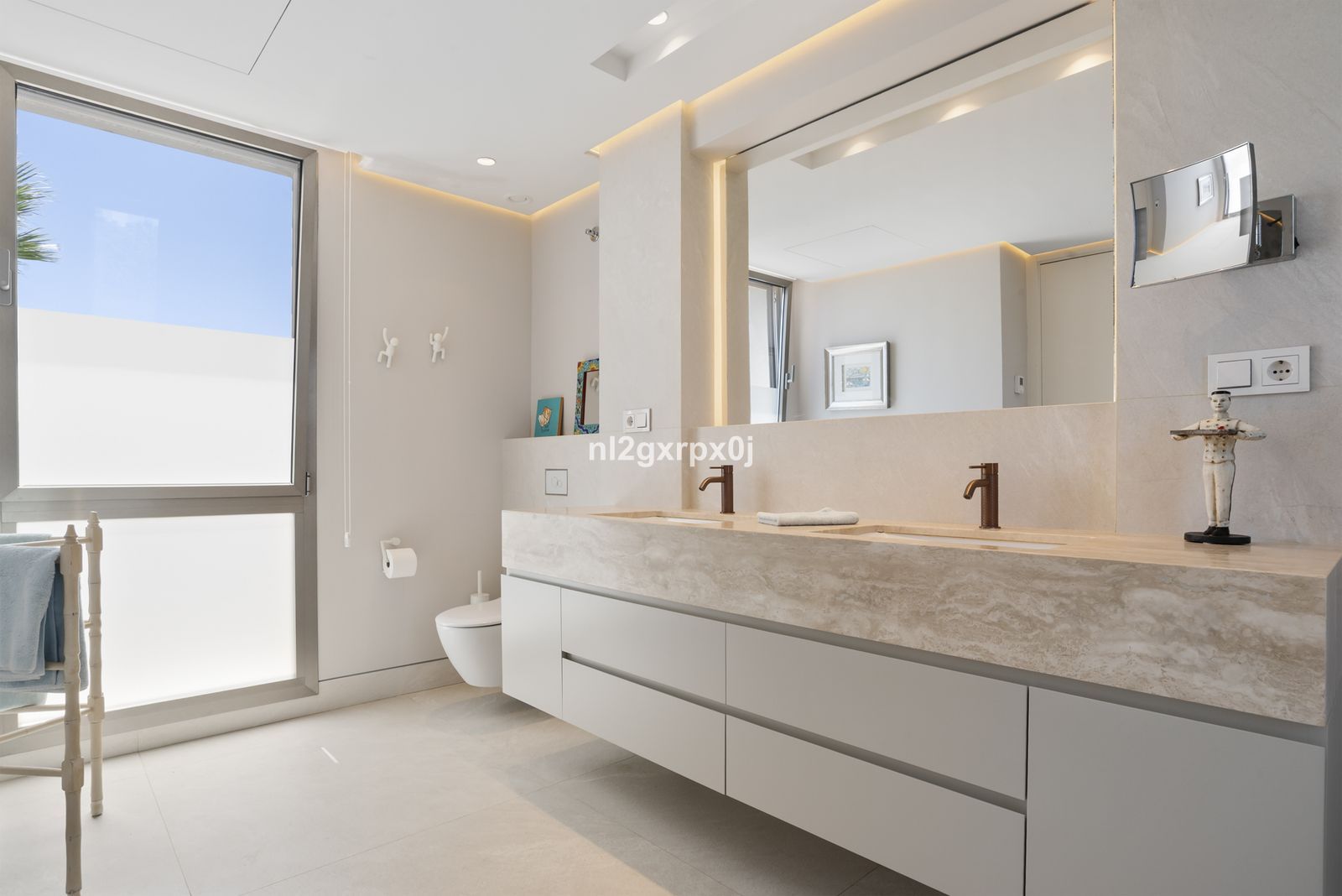 c170d3e84e44ca06f63381aeb3a6b3bd - 11