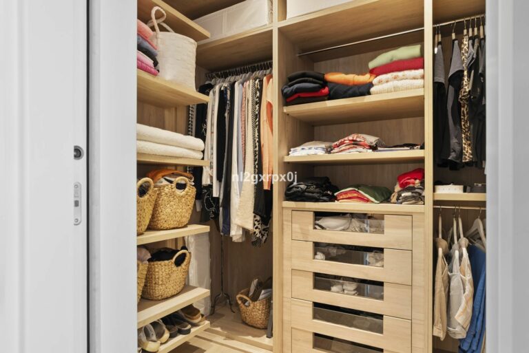 c170d3e84e44ca06f63381aeb3a6b3bd - 16