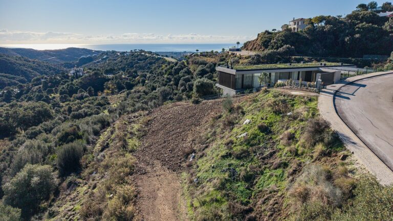 c179bd2c35bfe07f134679c40a3c9921 - 13