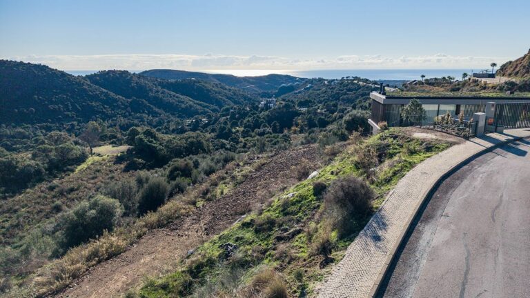 c179bd2c35bfe07f134679c40a3c9921 - 2