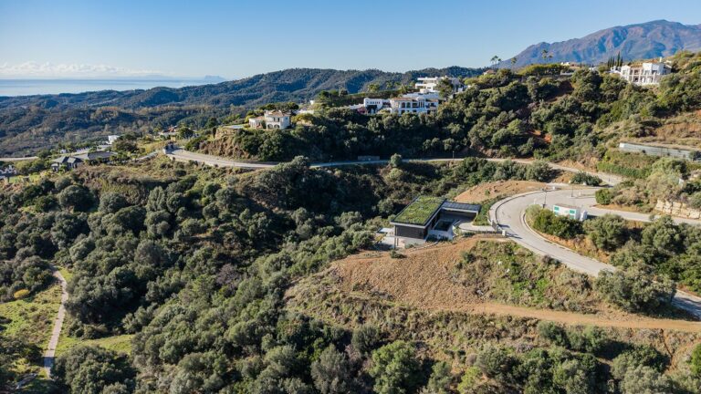 c179bd2c35bfe07f134679c40a3c9921 - 3