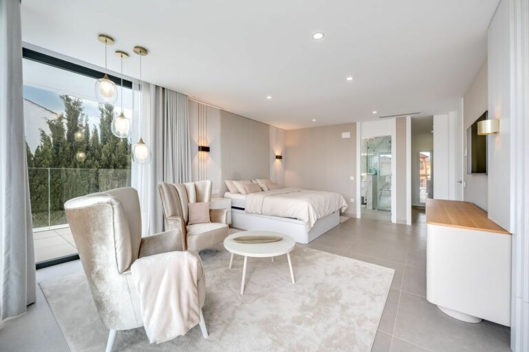 c2a0e0d146b05cb2d55c5ef3546509ee - 11