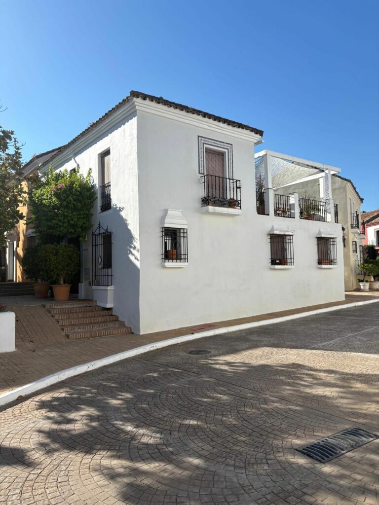 c3a65646da7fedafec90c42b0b7bad4b - 2