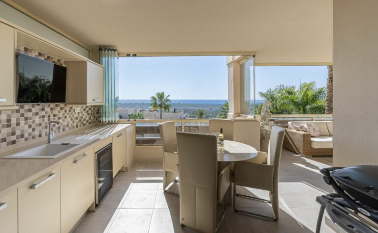 c44b09bbff9b5ef0245eb04ca6c26120 - 2