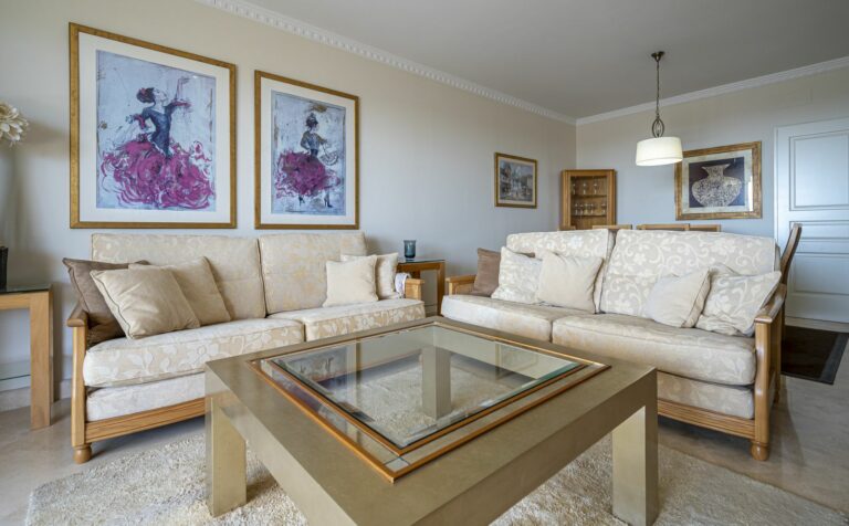 c44b09bbff9b5ef0245eb04ca6c26120 - 3