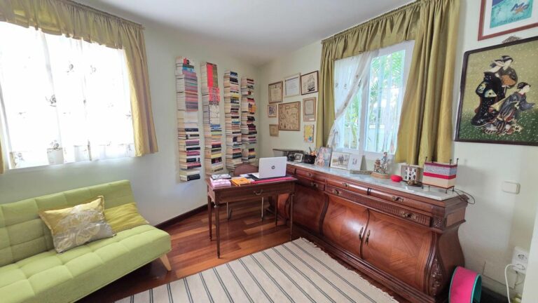 c579152e1a5fb09d0e29ca09c58a5887 - 12