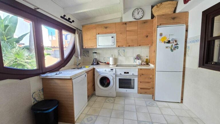 c579152e1a5fb09d0e29ca09c58a5887 - 14