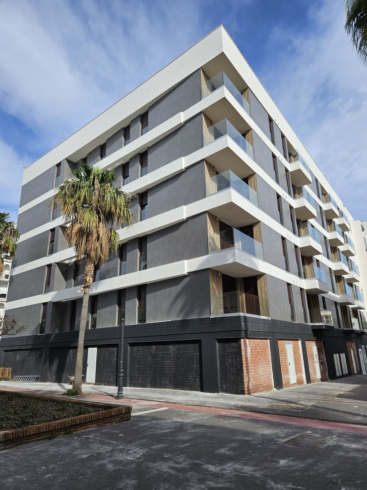 c586200a1cc93f21395f5e567c770e33 - 1