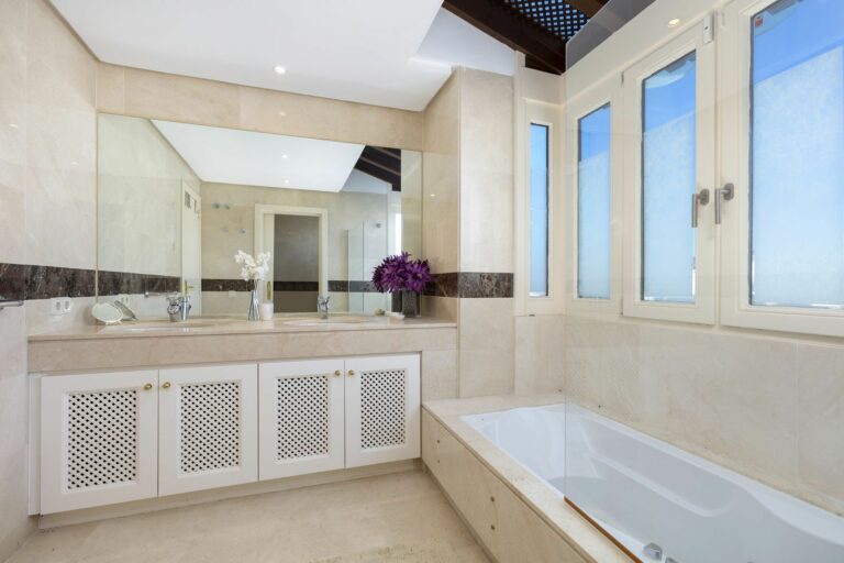 c5e6b8a736f072a337001820259cf5ab - 11