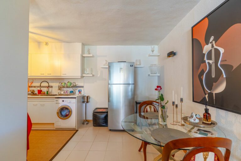 c62f57244850a0cb74c1b588e74d678e - 11