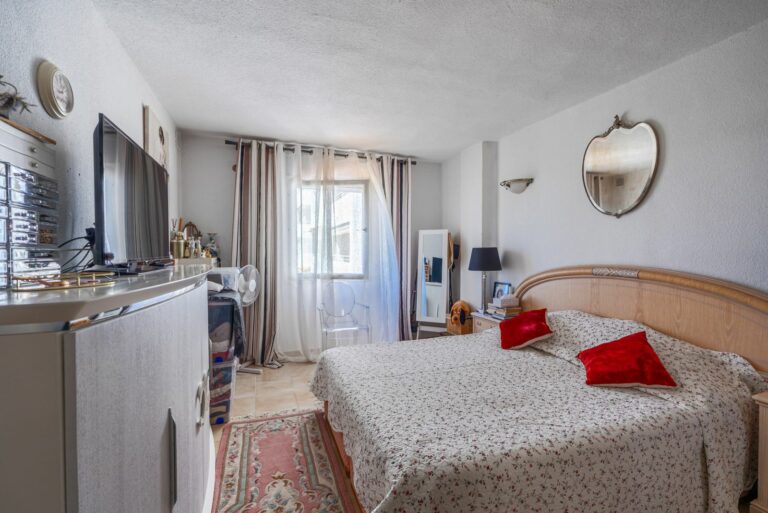 c62f57244850a0cb74c1b588e74d678e - 16