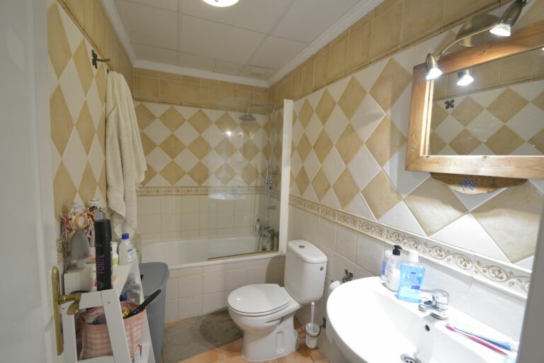 c67f6a57a7b155ce6e258f2e56f8dffc - 14