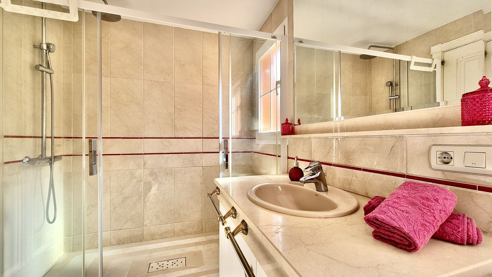 c81f517dbb2f0ecebd8ec2fd6c727ab7 - 16