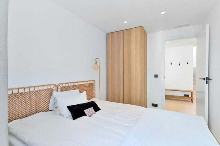 c8e9ada4bbdf27405b0330e0cb319399 - 12