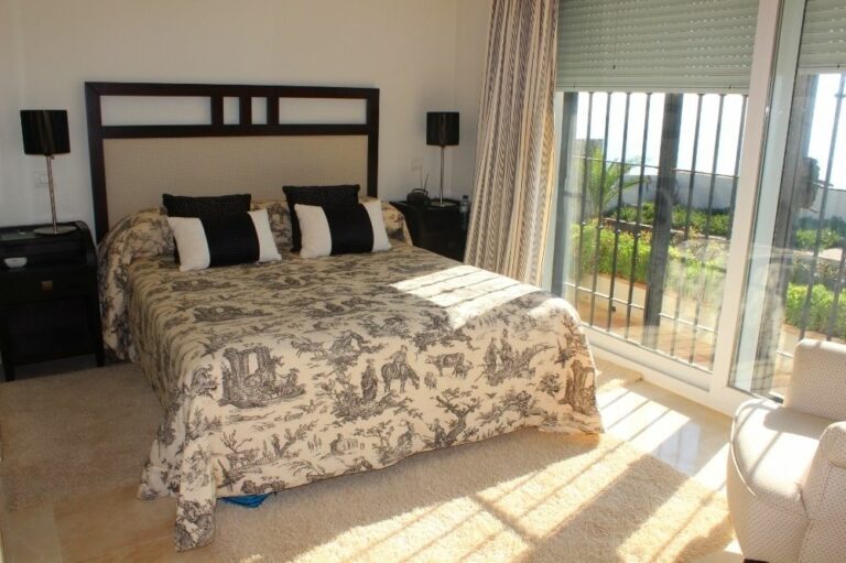 cab538f7a84e89a31138aefd95782829 - 14