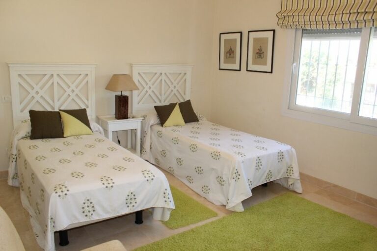 cab538f7a84e89a31138aefd95782829 - 16