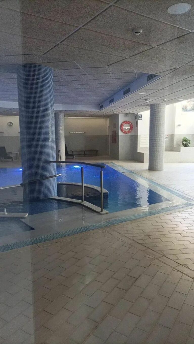 cb0f153e07c20c9370a03a69a33b63df - 13