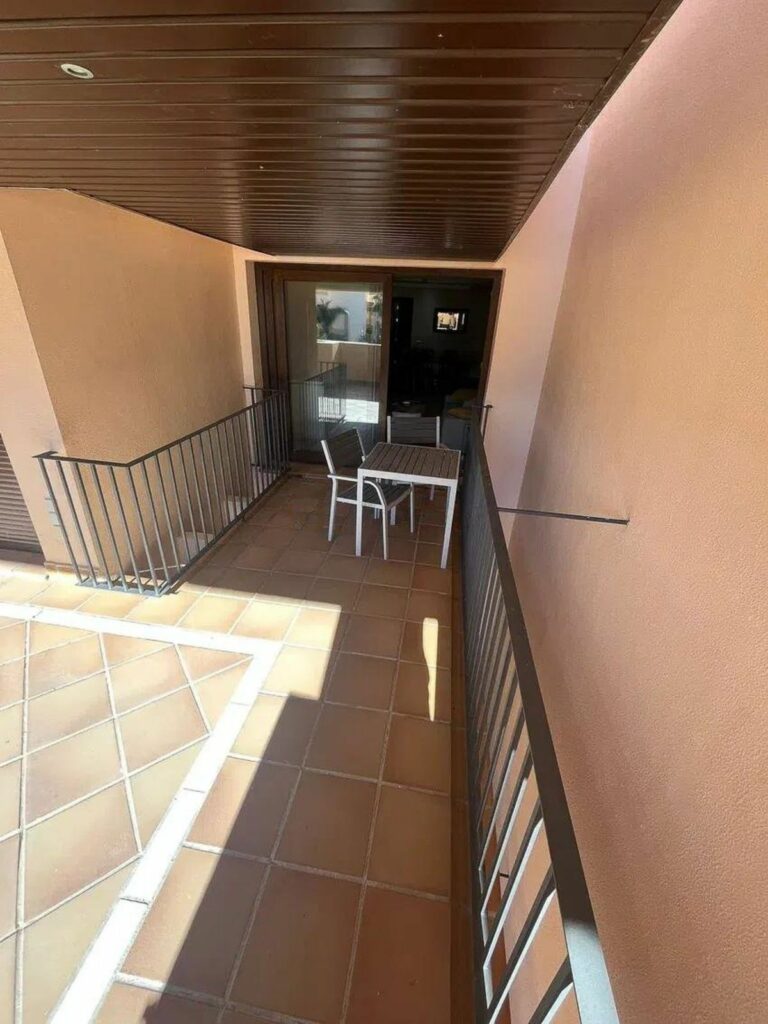 cb0f153e07c20c9370a03a69a33b63df - 4