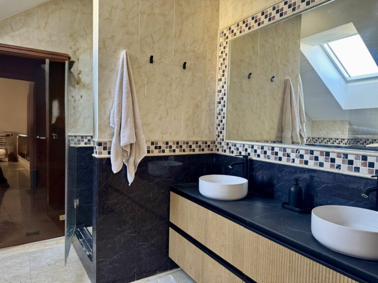 cea42f7e1e2c951d5ec3e283b5e3bdfb - 13