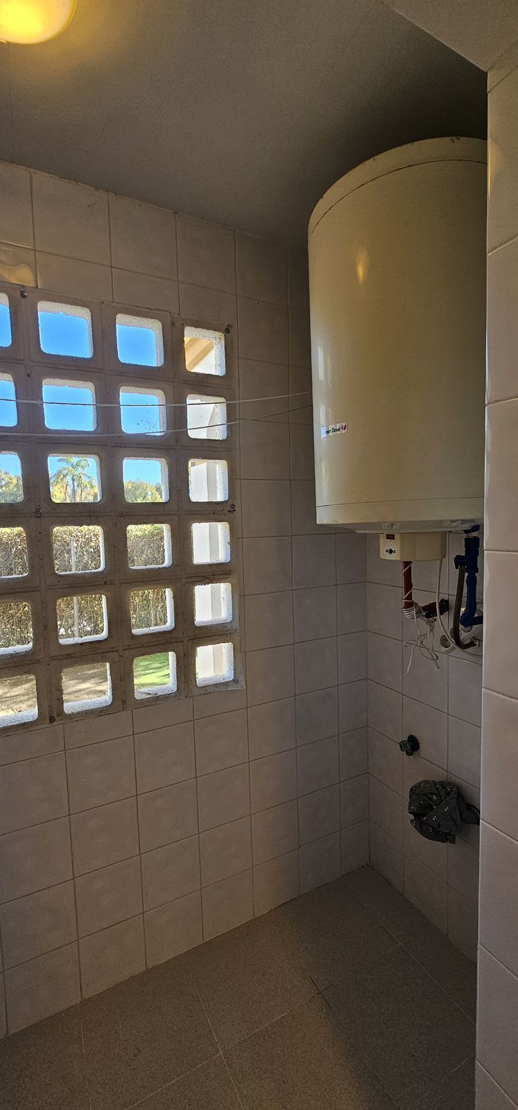 d3dfb8b995bc17853d7e2642204c395c - 16