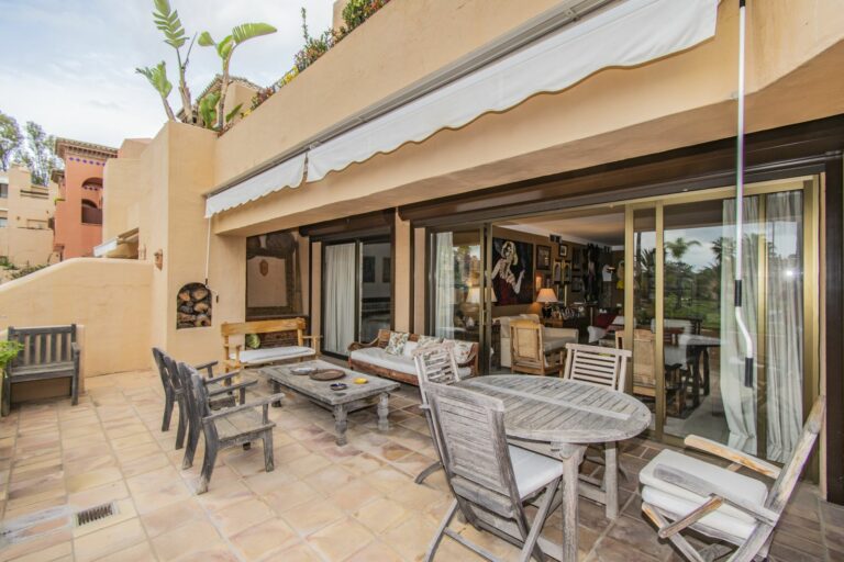 d40ca0f957db02999d57ec3fd952301b - 10