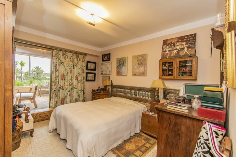 d40ca0f957db02999d57ec3fd952301b - 16