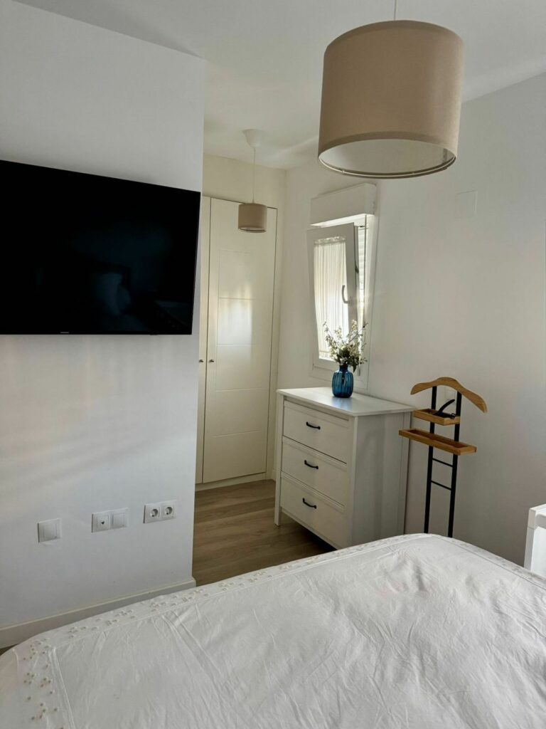 d441bb11fe38f706c304fa2bc80af409 - 12