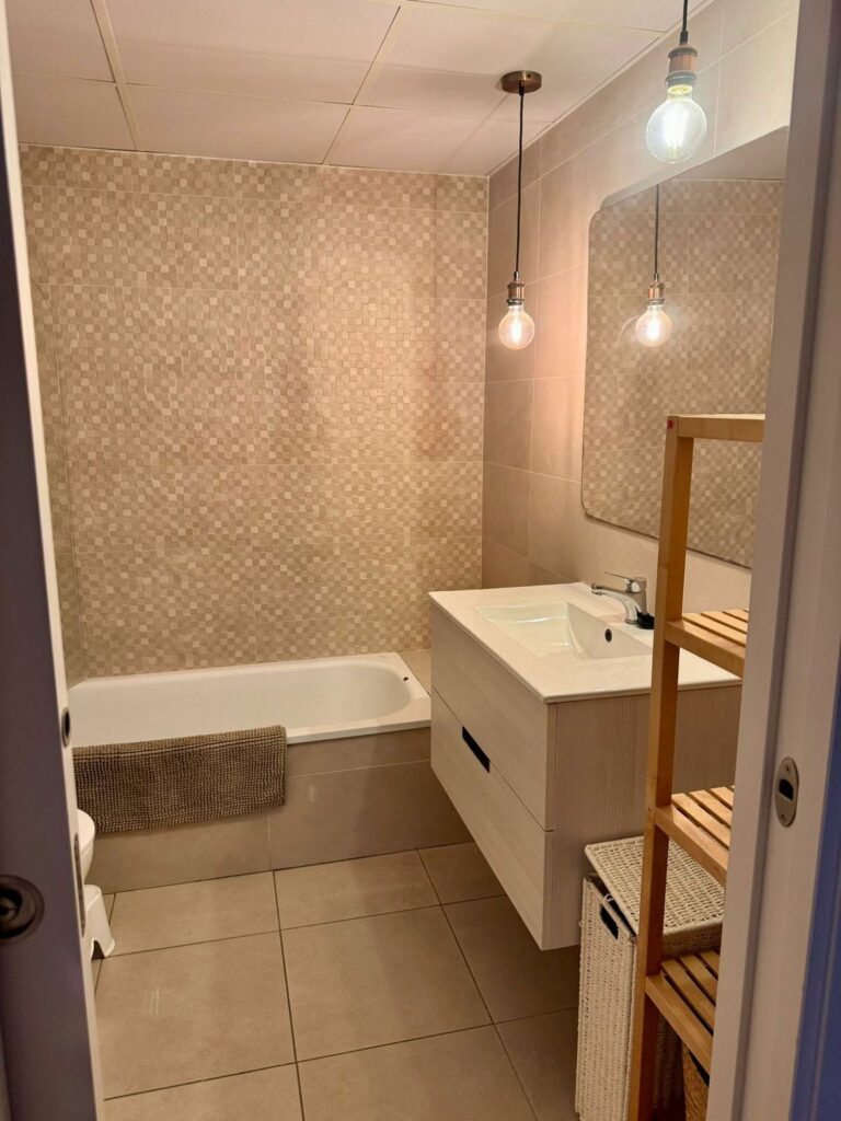 d441bb11fe38f706c304fa2bc80af409 - 14