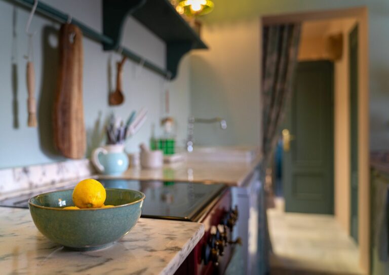 d4b8bac7d3e23c6f4269cab3321ef4c3 - 12