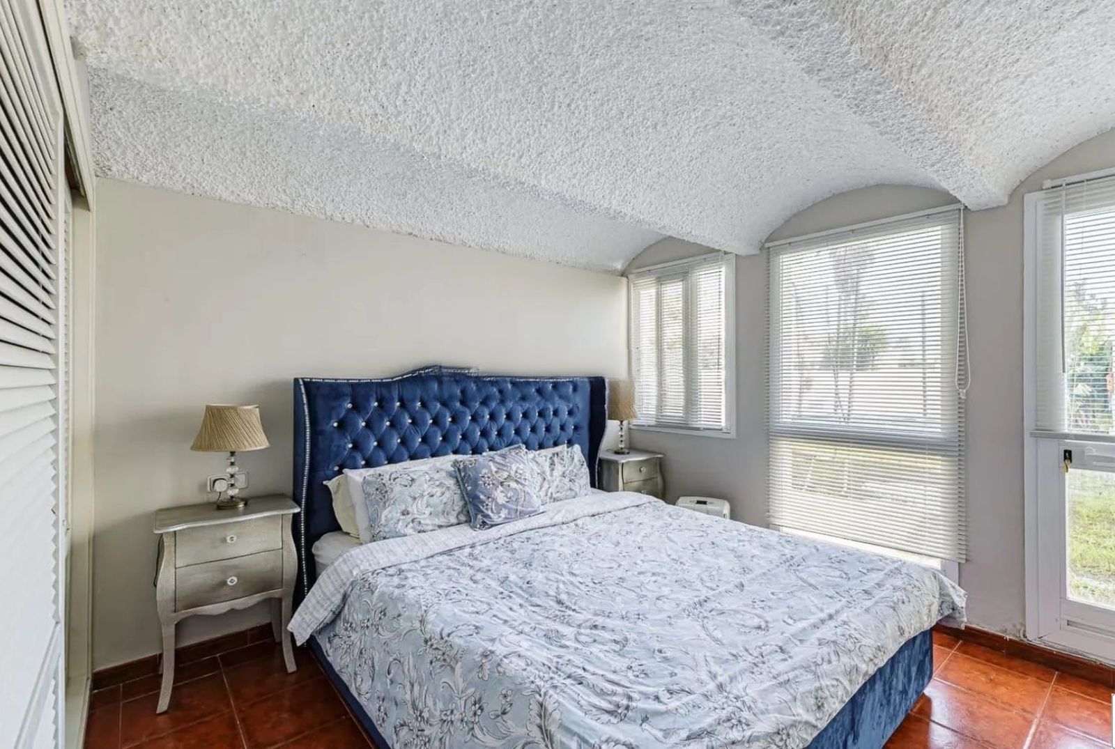 d4f79146daefaf0c3a5cacbcc7e3f301 - 10