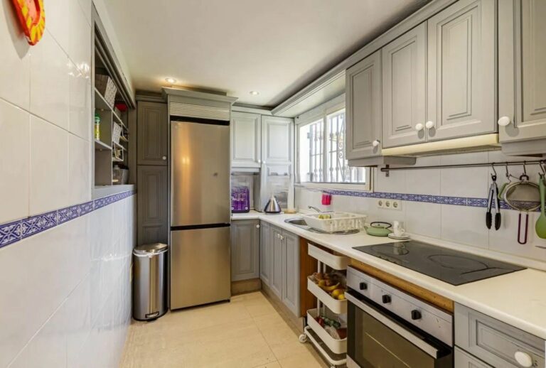 d4f79146daefaf0c3a5cacbcc7e3f301 - 14