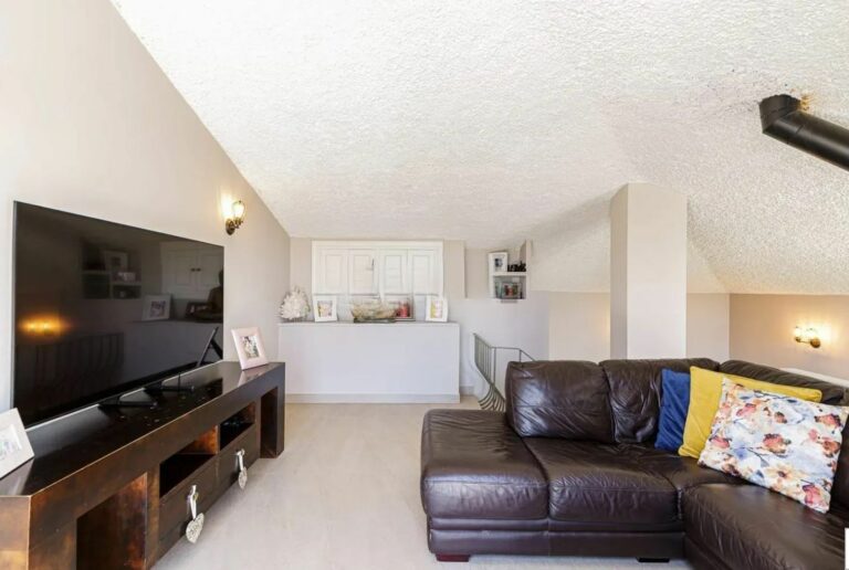 d4f79146daefaf0c3a5cacbcc7e3f301 - 6