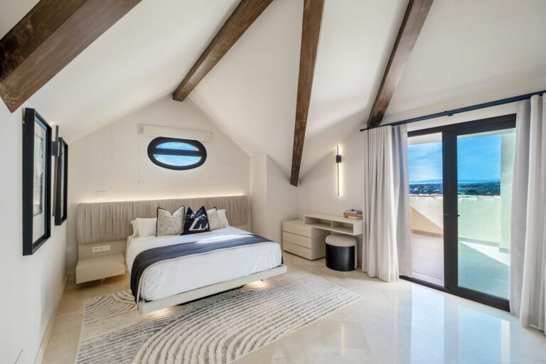 d77f7e9c0f5ae5741dfefd023862cda0 - 12