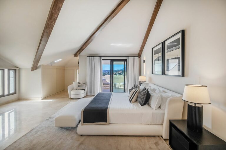 d77f7e9c0f5ae5741dfefd023862cda0 - 4